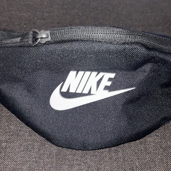 Nike Fanny Pack - Picture 2 of 4